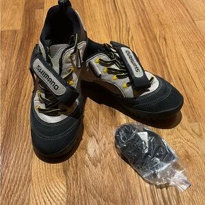 Shimano SPD Clip in Spin/Bike Shoes 39- Like New